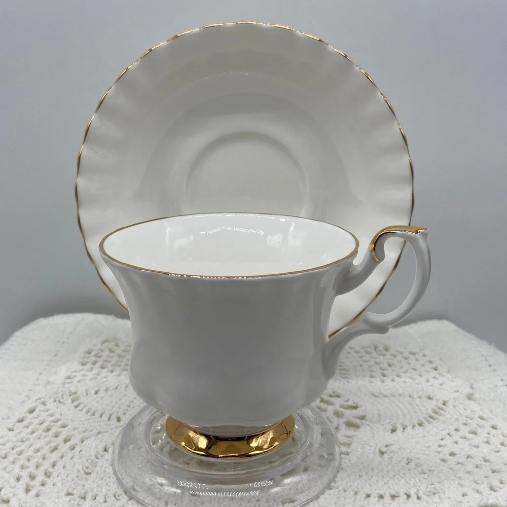 Royal Albert Val D’Or English Bone China Cup & Saucer - Picture 2 of 8